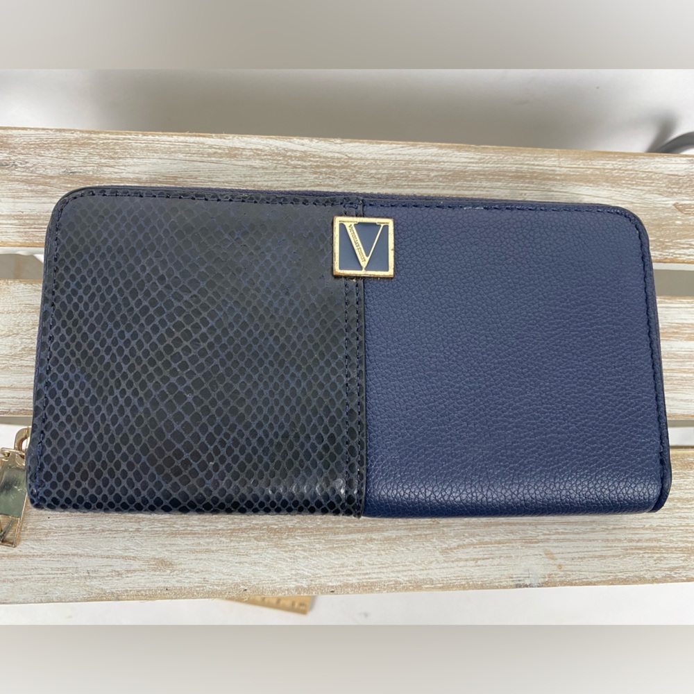 Victoria's Secret Limited Edition Victoria Zip Around Leather Wallet black/blue